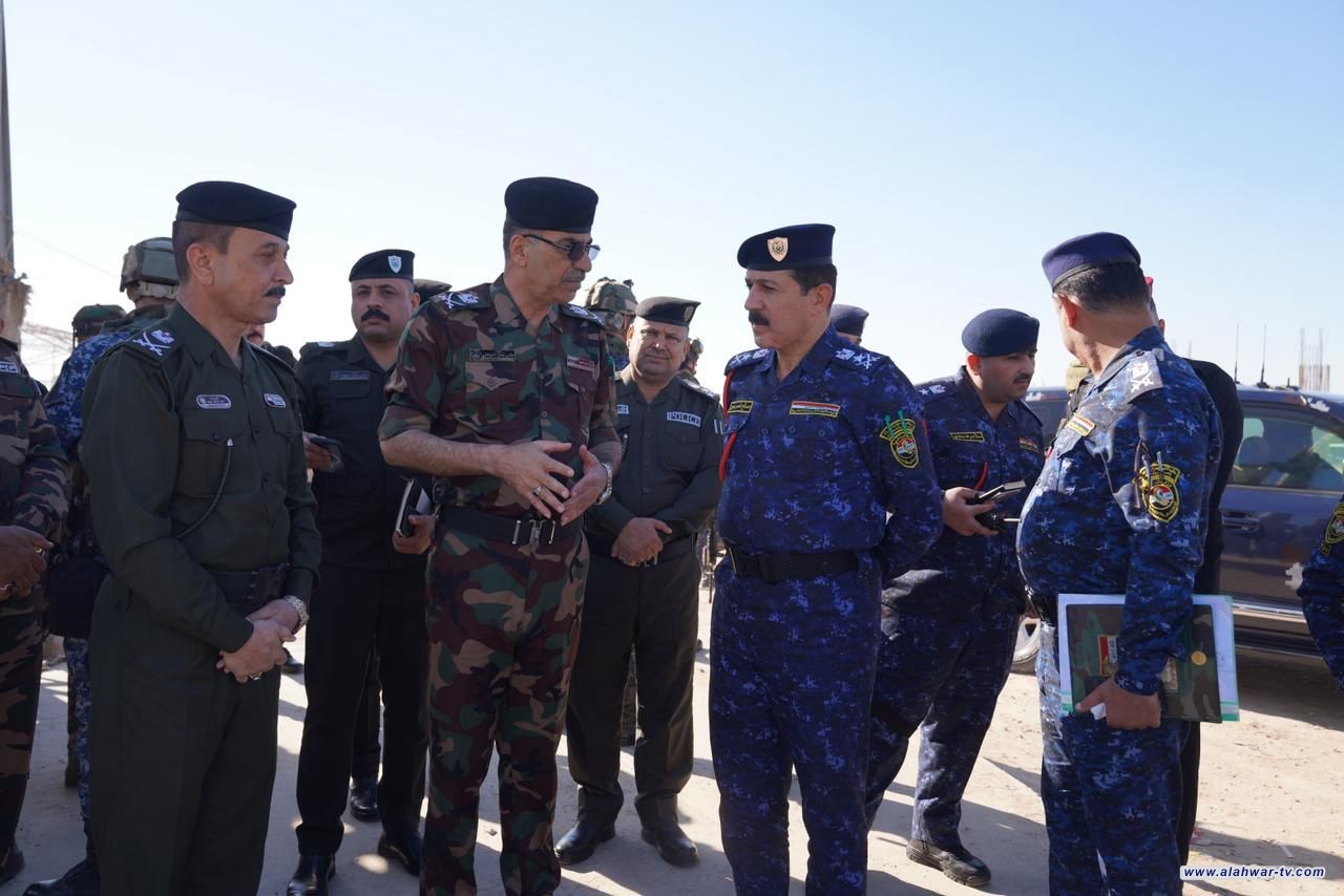 قائد قوات الشرطة الاتحادية يشرف ميدانيا على عمليات التفتيش وملاحقة المطلوبين في ذي قار